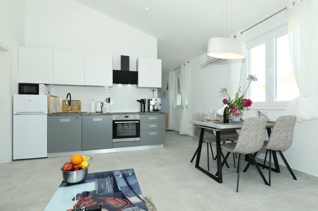 Apartment Gaby Božava Eksteriør bilde
